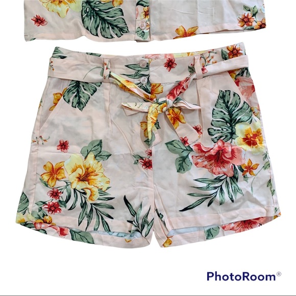 Hula Verdure Top and Shorts Set size large - Picture 8 of 10